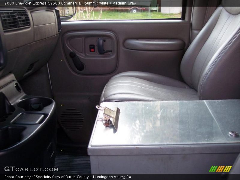 Summit White / Medium Gray 2000 Chevrolet Express G2500 Commercial