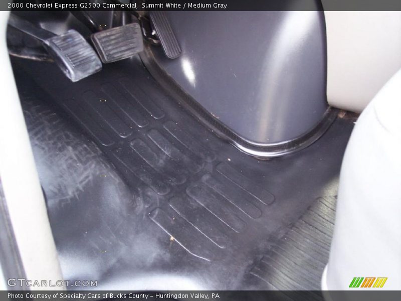 Summit White / Medium Gray 2000 Chevrolet Express G2500 Commercial