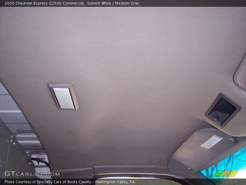 Summit White / Medium Gray 2000 Chevrolet Express G2500 Commercial