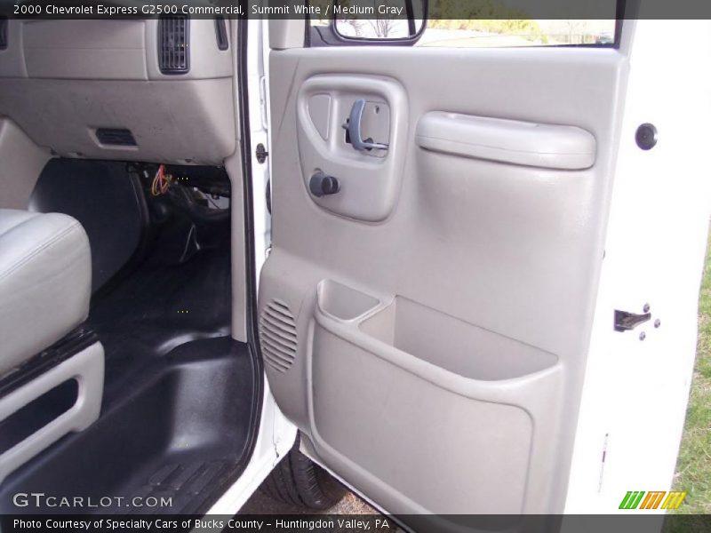 Summit White / Medium Gray 2000 Chevrolet Express G2500 Commercial