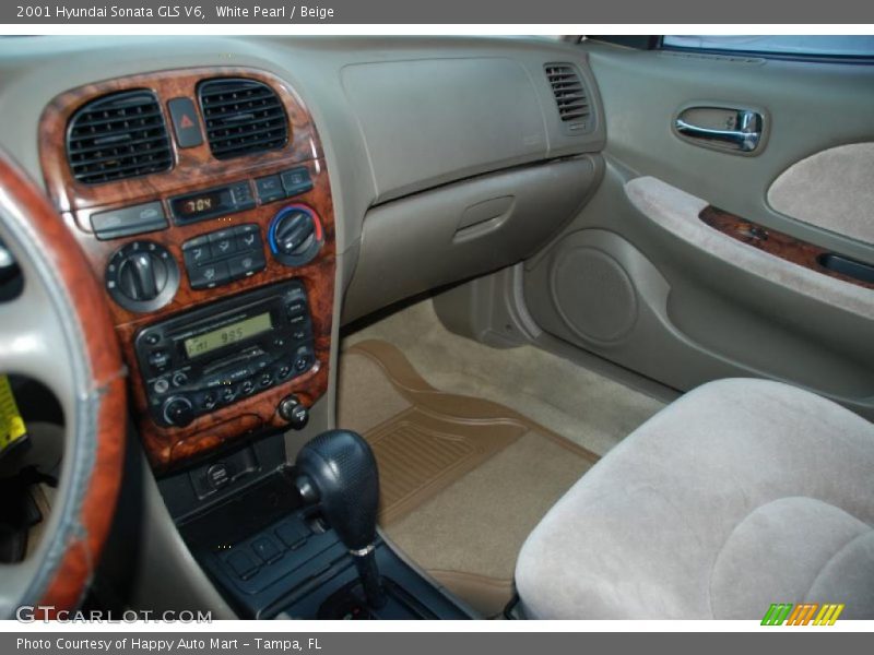White Pearl / Beige 2001 Hyundai Sonata GLS V6