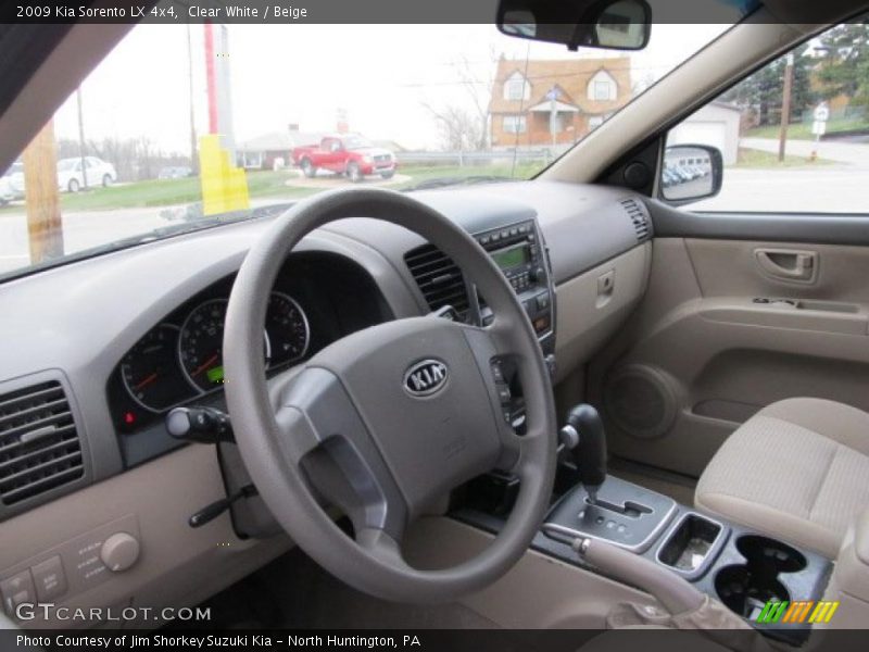 Clear White / Beige 2009 Kia Sorento LX 4x4