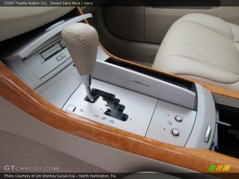 Desert Sand Mica / Ivory 2006 Toyota Avalon XLS