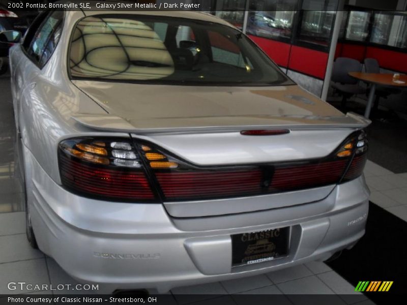 Galaxy Silver Metallic / Dark Pewter 2002 Pontiac Bonneville SLE