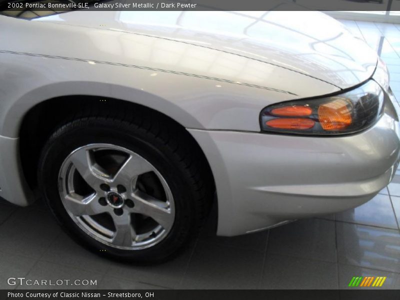 Galaxy Silver Metallic / Dark Pewter 2002 Pontiac Bonneville SLE