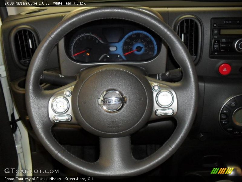 White Pearl / Black 2009 Nissan Cube 1.8 SL