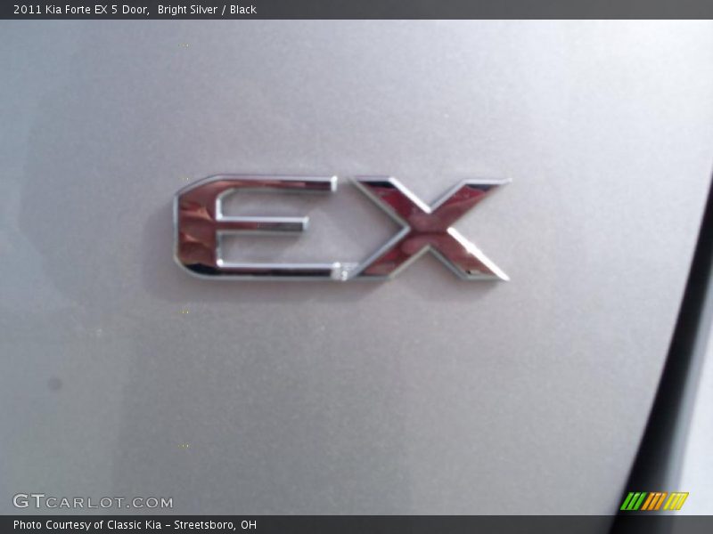  2011 Forte EX 5 Door Logo