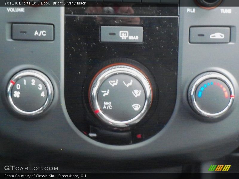 Controls of 2011 Forte EX 5 Door