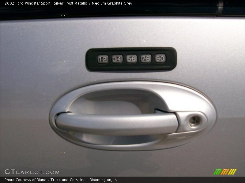 Silver Frost Metallic / Medium Graphite Grey 2002 Ford Windstar Sport
