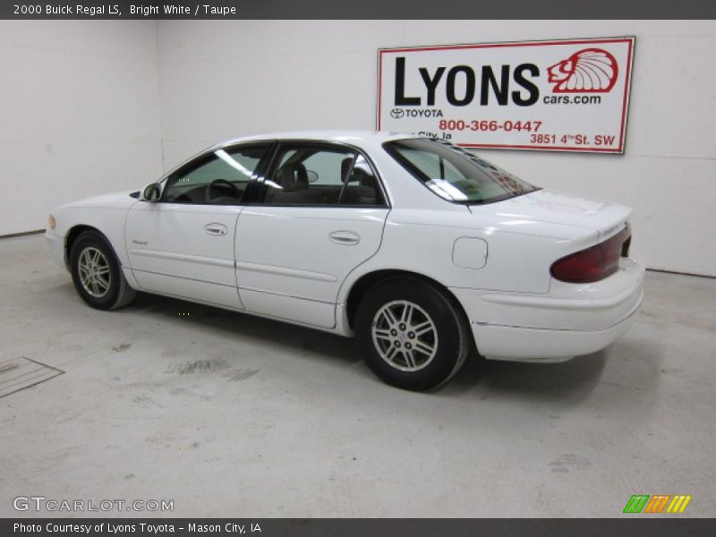 Bright White / Taupe 2000 Buick Regal LS