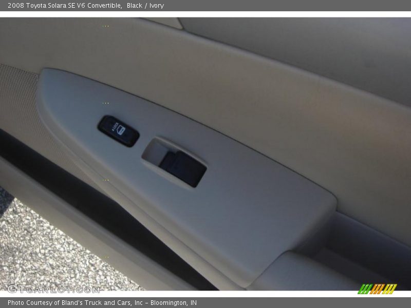 Black / Ivory 2008 Toyota Solara SE V6 Convertible