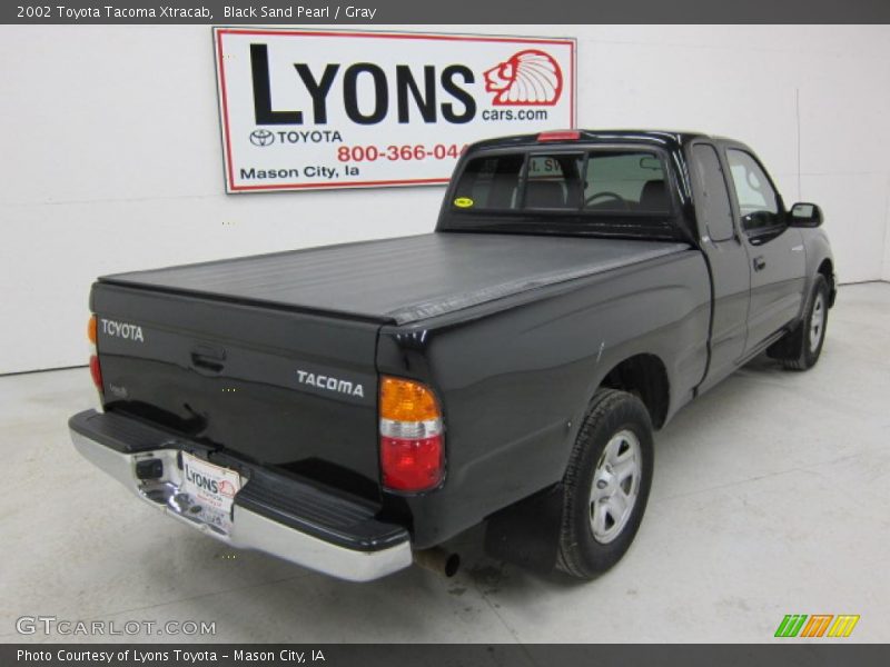 Black Sand Pearl / Gray 2002 Toyota Tacoma Xtracab