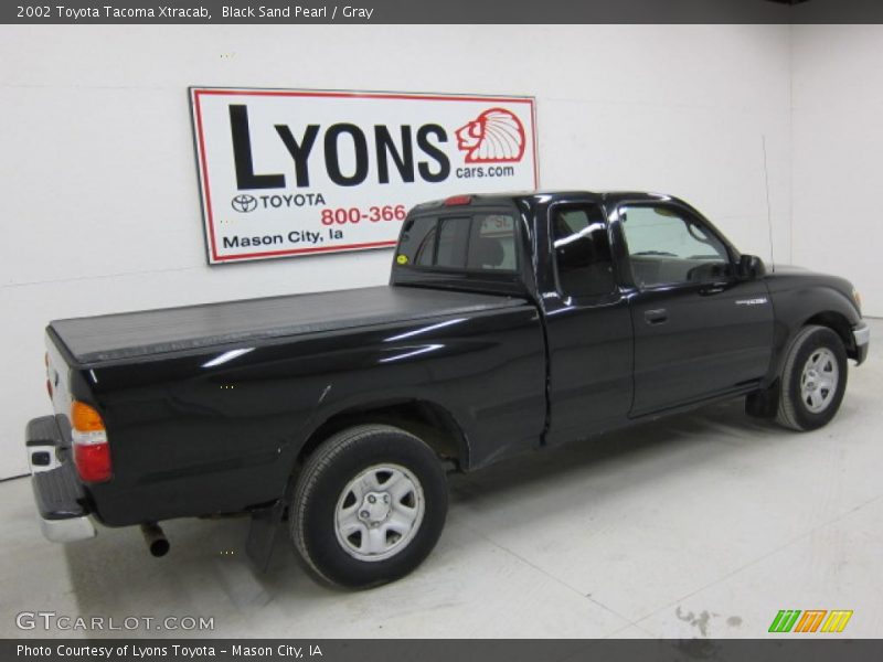 Black Sand Pearl / Gray 2002 Toyota Tacoma Xtracab