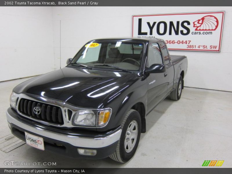 Black Sand Pearl / Gray 2002 Toyota Tacoma Xtracab