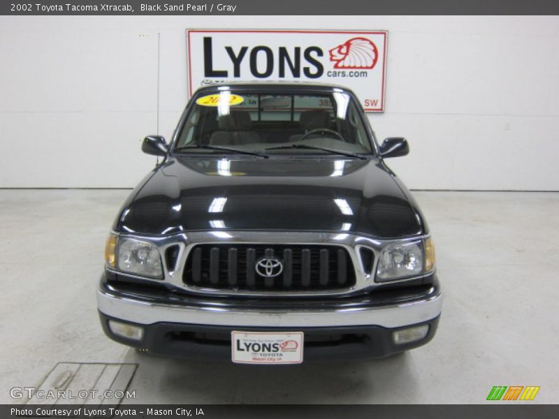 Black Sand Pearl / Gray 2002 Toyota Tacoma Xtracab