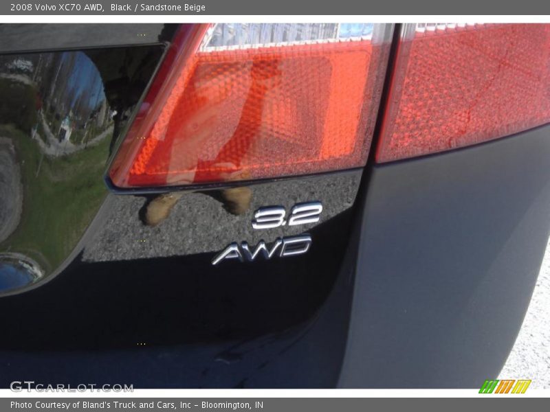 Black / Sandstone Beige 2008 Volvo XC70 AWD