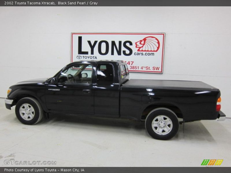 Black Sand Pearl / Gray 2002 Toyota Tacoma Xtracab
