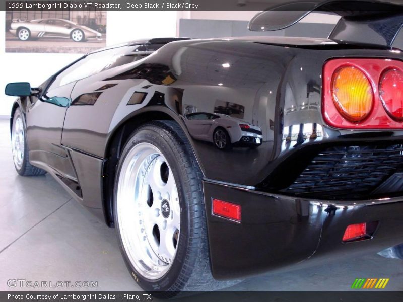 Deep Black / Black/Grey 1999 Lamborghini Diablo VT Roadster