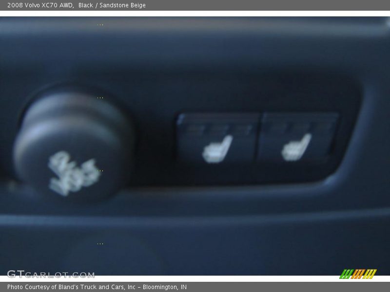 Black / Sandstone Beige 2008 Volvo XC70 AWD