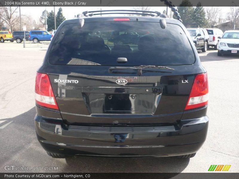 Ebony Black / Gray 2004 Kia Sorento LX 4WD