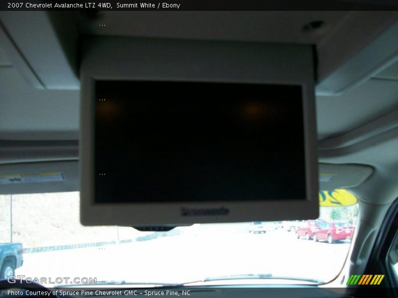 Summit White / Ebony 2007 Chevrolet Avalanche LTZ 4WD