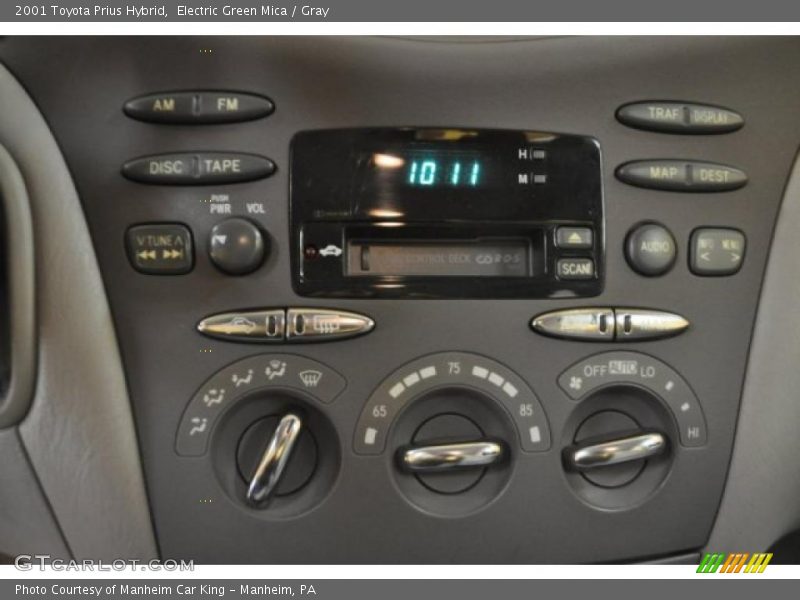 Controls of 2001 Prius Hybrid