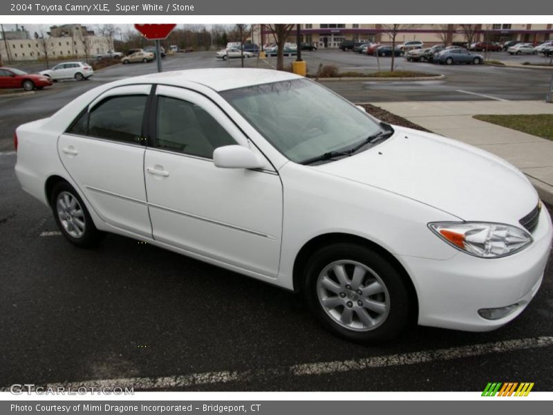 Super White / Stone 2004 Toyota Camry XLE
