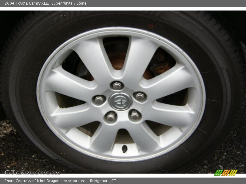 Super White / Stone 2004 Toyota Camry XLE