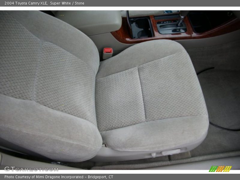 Super White / Stone 2004 Toyota Camry XLE