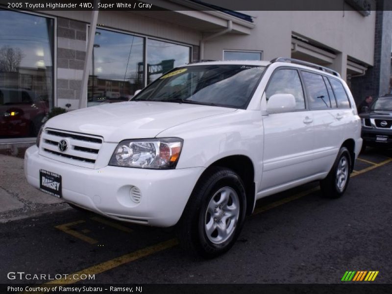 Super White / Gray 2005 Toyota Highlander 4WD