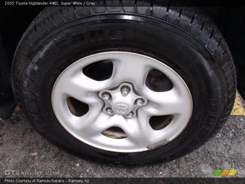 Super White / Gray 2005 Toyota Highlander 4WD