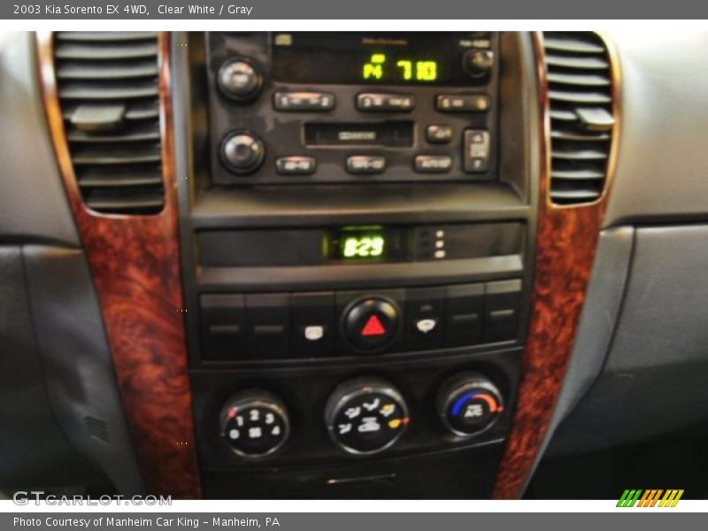 Clear White / Gray 2003 Kia Sorento EX 4WD