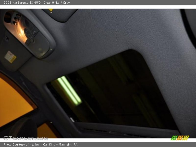 Clear White / Gray 2003 Kia Sorento EX 4WD