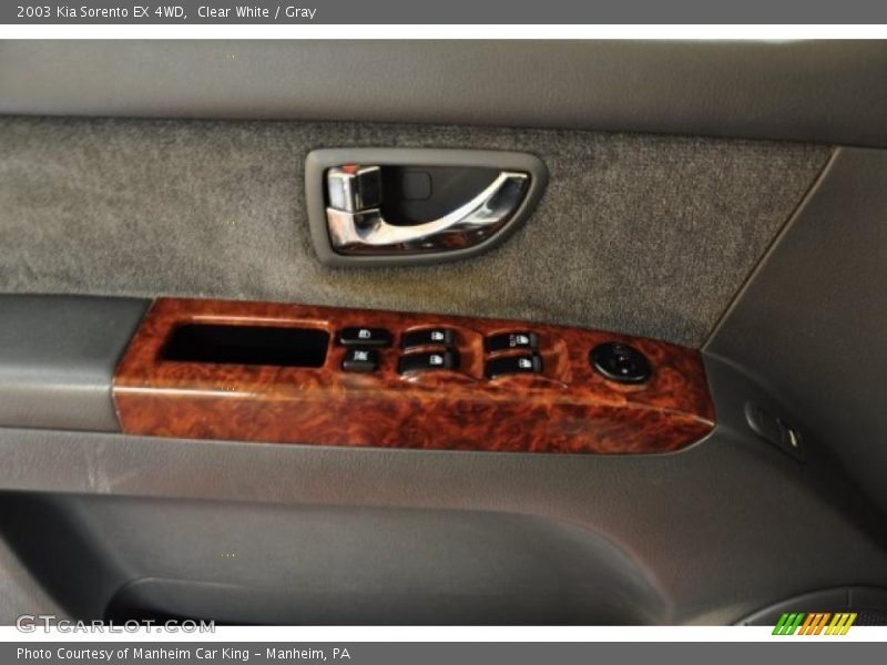 Clear White / Gray 2003 Kia Sorento EX 4WD