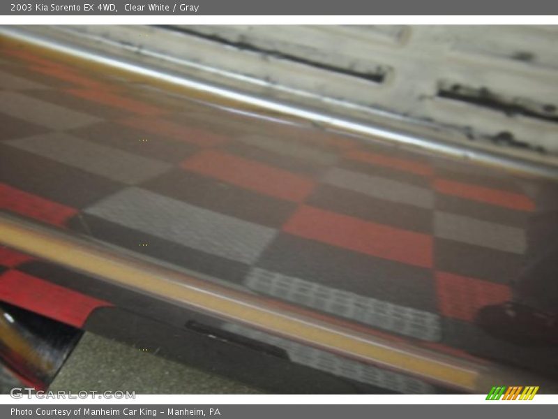 Clear White / Gray 2003 Kia Sorento EX 4WD