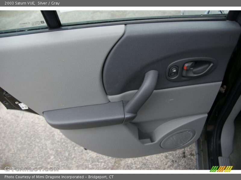 Silver / Gray 2003 Saturn VUE