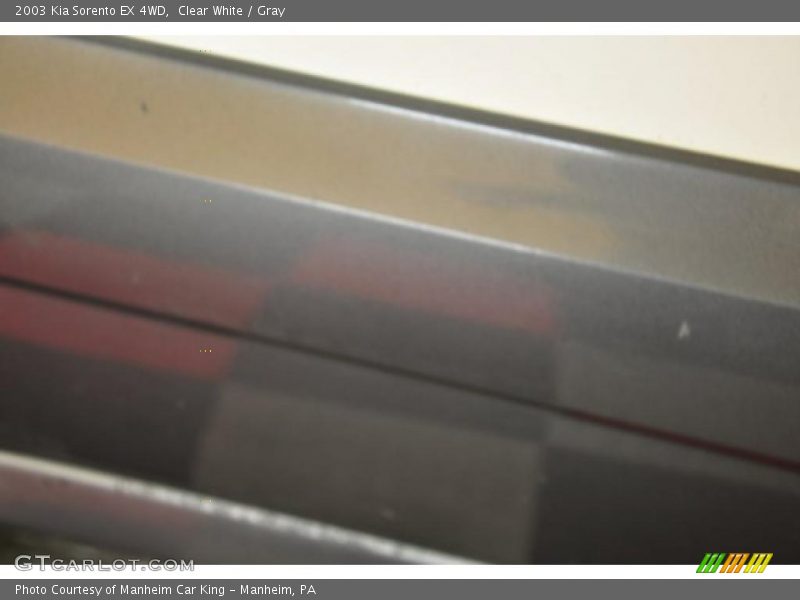 Clear White / Gray 2003 Kia Sorento EX 4WD