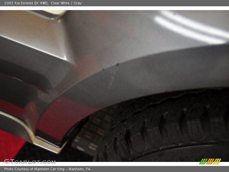 Clear White / Gray 2003 Kia Sorento EX 4WD