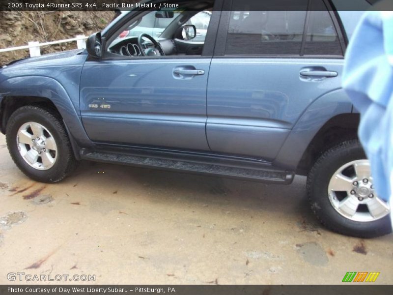 Pacific Blue Metallic / Stone 2005 Toyota 4Runner SR5 4x4