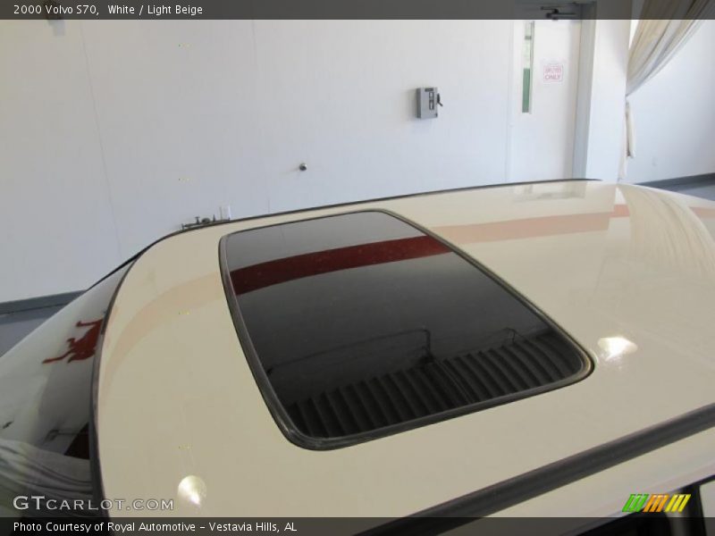 White / Light Beige 2000 Volvo S70