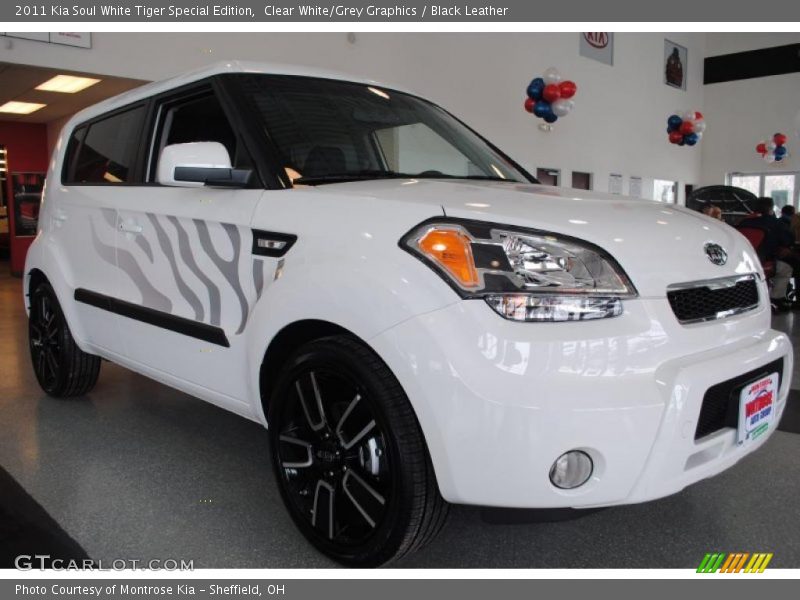 Clear White/Grey Graphics / Black Leather 2011 Kia Soul White Tiger Special Edition