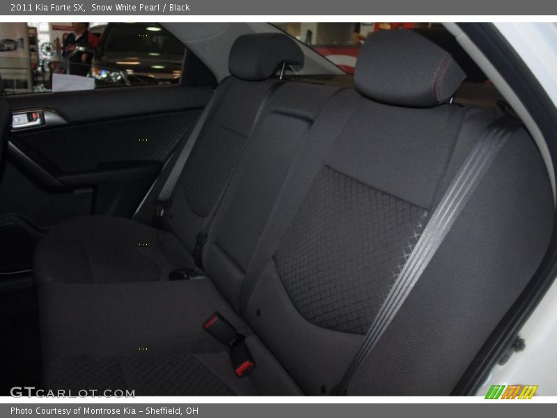 Snow White Pearl / Black 2011 Kia Forte SX