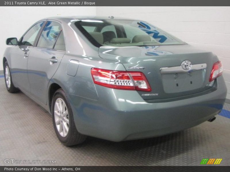 Aloe Green Metallic / Bisque 2011 Toyota Camry XLE