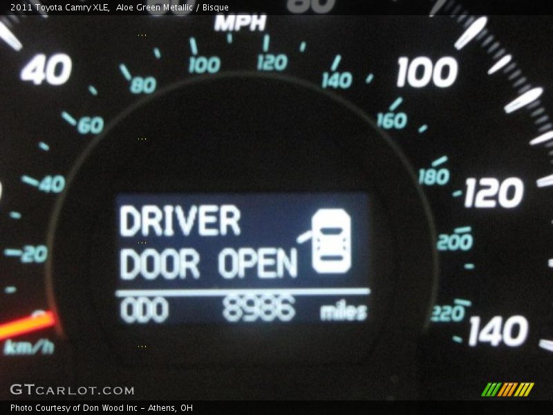 Aloe Green Metallic / Bisque 2011 Toyota Camry XLE