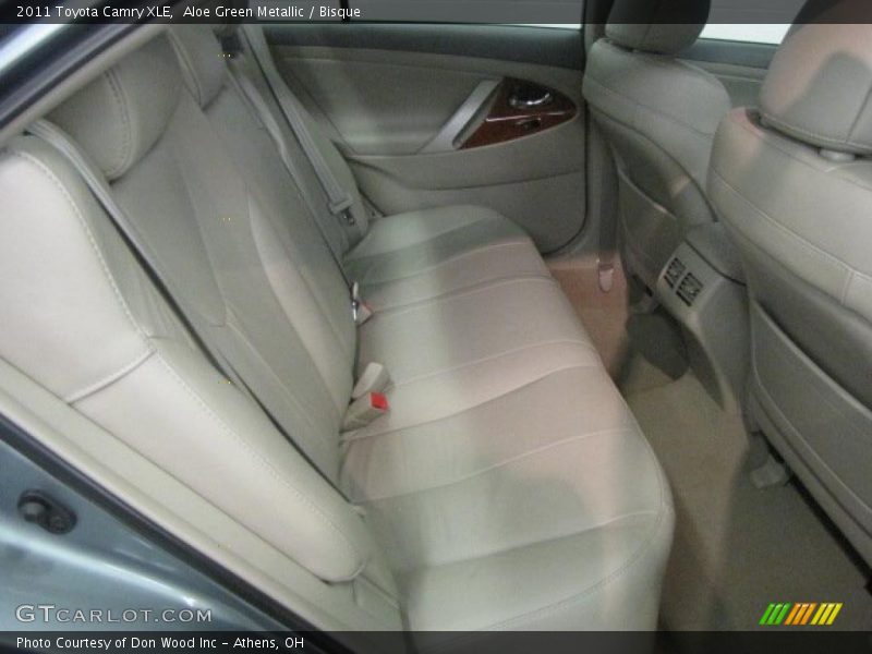 Aloe Green Metallic / Bisque 2011 Toyota Camry XLE
