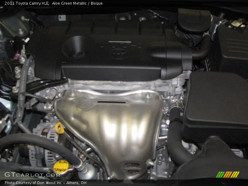 Aloe Green Metallic / Bisque 2011 Toyota Camry XLE