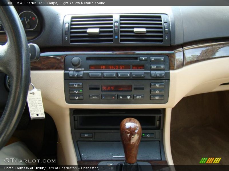 Controls of 2000 3 Series 328i Coupe