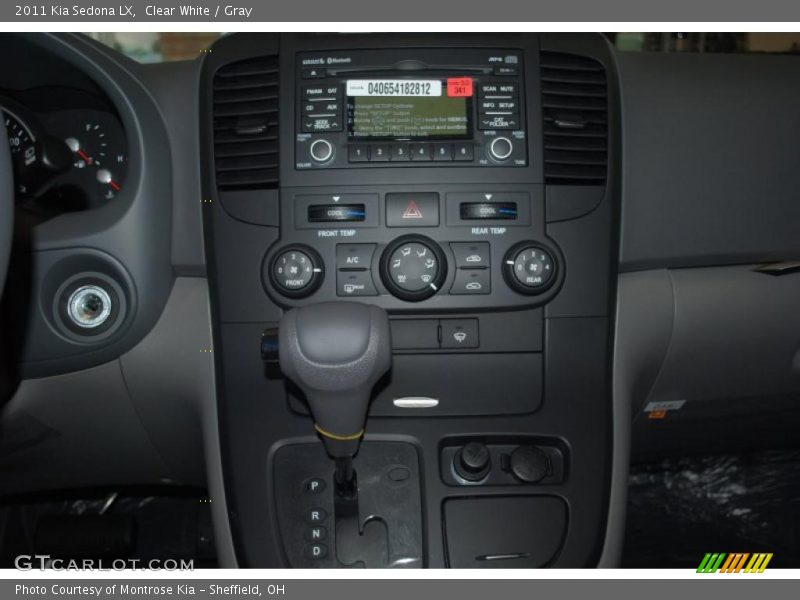 Clear White / Gray 2011 Kia Sedona LX