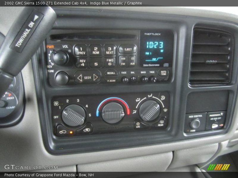 Controls of 2002 Sierra 1500 Z71 Extended Cab 4x4