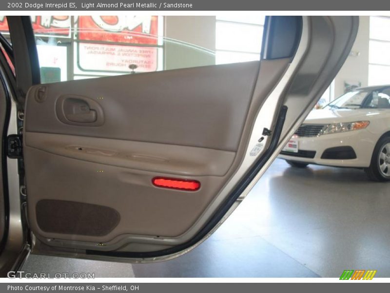 Light Almond Pearl Metallic / Sandstone 2002 Dodge Intrepid ES